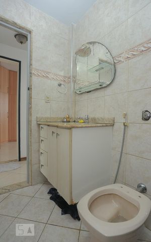 Apartamento à venda com 95m², 2 quartos e 1 vagaBanheiro Social