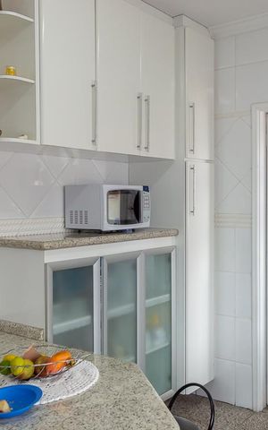 Apartamento à venda com 136m², 3 quartos e 2 vagas Apartamento à venda com 136m², 3 quartos e 2 vagasCozinha
