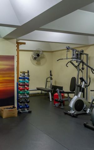 Apartamento à venda com 136m², 3 quartos e 2 vagas Apartamento à venda com 136m², 3 quartos e 2 vagasÁrea comum - Academia