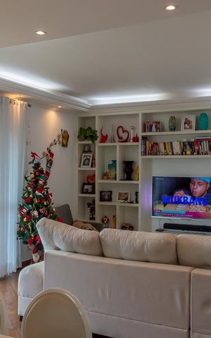 Apartamento à venda com 136m², 3 quartos e 2 vagas Apartamento à venda com 136m², 3 quartos e 2 vagasSala