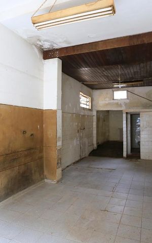 Casa à venda com 125m², 1 quarto e 2 vagasSalão/Depósito
