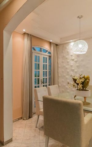 Casa à venda com 240m², 4 quartos e 3 vagas Casa à venda com 240m², 4 quartos e 3 vagasSala de Jantar