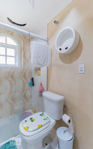 Casa à venda com 240m², 4 quartos e 3 vagas Casa à venda com 240m², 4 quartos e 3 vagasBanheiro da Suíte 1