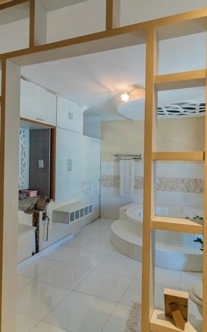 Casa à venda com 240m², 4 quartos e 3 vagas Casa à venda com 240m², 4 quartos e 3 vagasBanheiro da Suíte 2