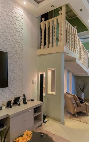 Casa à venda com 240m², 4 quartos e 3 vagas