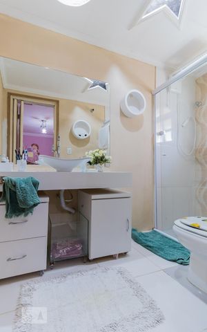 Casa à venda com 240m², 4 quartos e 3 vagas Casa à venda com 240m², 4 quartos e 3 vagasBanheiro da Suíte 1