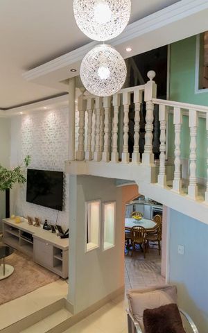 Casa à venda com 240m², 4 quartos e 3 vagas Casa à venda com 240m², 4 quartos e 3 vagasSala de Estar