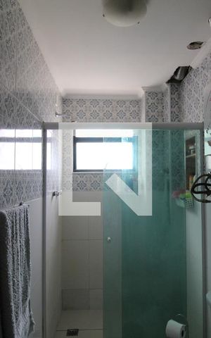 Apartamento à venda com 125m², 3 quartos e 1 vagaBanheiro do corredor