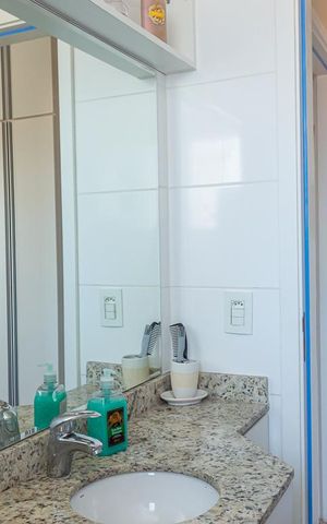 Apartamento à venda com 82m², 2 quartos e 2 vagas Apartamento à venda com 82m², 2 quartos e 2 vagasBanheiro da Suíte