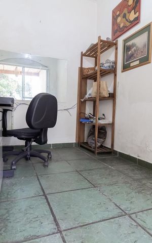 Casa à venda com 140m², 3 quartos e 2 vagas Casa à venda com 140m², 3 quartos e 2 vagasEscritório