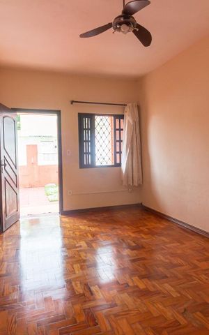 Casa à venda com 150m², 3 quartos e 7 vagasSala