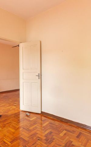 Casa à venda com 150m², 3 quartos e 7 vagasComodo