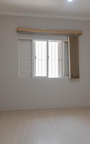 Casa à venda com 320m², 4 quartos e 4 vagas Casa à venda com 320m², 4 quartos e 4 vagasQuarto