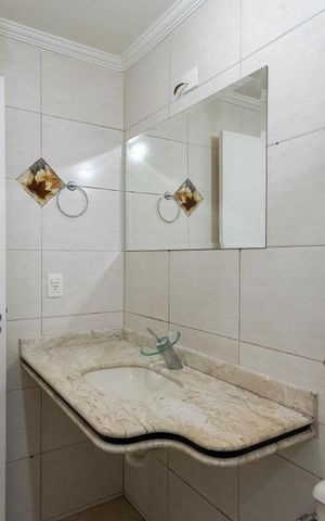 Casa à venda com 320m², 4 quartos e 4 vagas Casa à venda com 320m², 4 quartos e 4 vagasBanheiro da Suíte