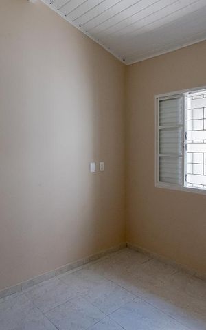 Casa à venda com 320m², 4 quartos e 4 vagas Casa à venda com 320m², 4 quartos e 4 vagasSuíte Casa dos Fundos