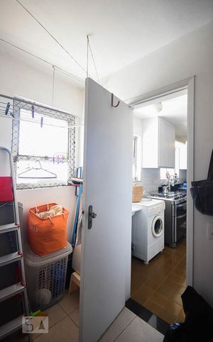 Apartamento à venda com 92m², 2 quartos e 2 vagas Apartamento à venda com 92m², 2 quartos e 2 vagasQuarto de Serviço