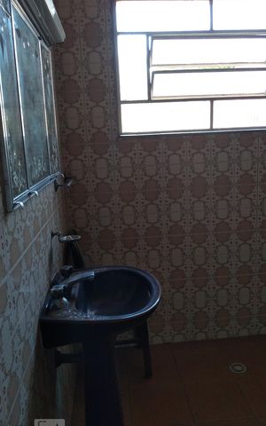 Casa à venda com 230m², 2 quartos e 3 vagas Casa à venda com 230m², 2 quartos e 3 vagasBanheiro