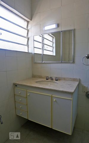 Casa à venda com 182m², 3 quartos e 2 vagasBanheiro do Corredor