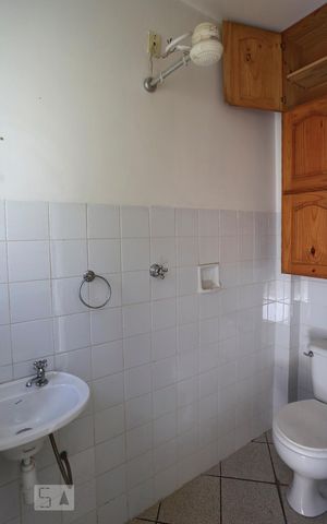 Casa à venda com 182m², 3 quartos e 2 vagasBanheiro de Serviço