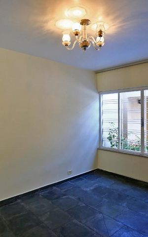 Casa à venda com 182m², 3 quartos e 2 vagasSala