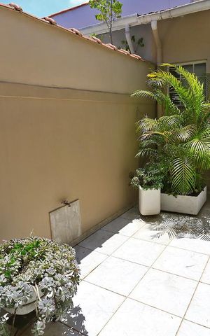 Casa à venda com 182m², 3 quartos e 2 vagasQuintal