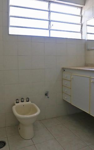 Casa à venda com 182m², 3 quartos e 2 vagasBanheiro do Corredor