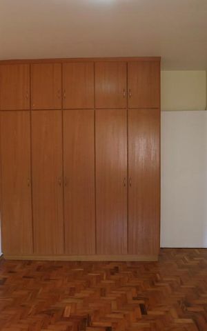 Casa à venda com 182m², 3 quartos e 2 vagasSuíte