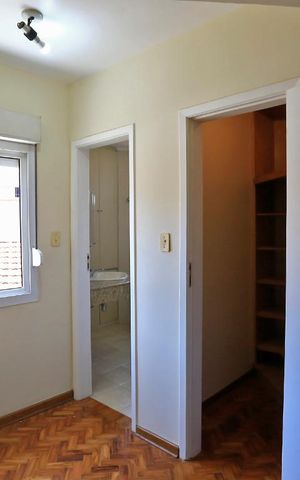 Casa à venda com 182m², 3 quartos e 2 vagasSuíte