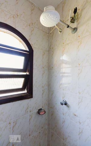 Casa à venda com 554m², 8 quartos e sem vaga Casa à venda com 554m², 8 quartos e sem vagaCasa 01 - Banheiro 02 Chuveiro