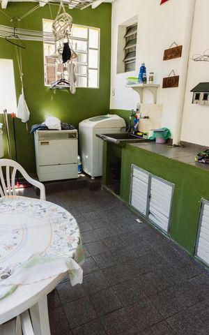 Casa à venda com 554m², 8 quartos e sem vaga Casa à venda com 554m², 8 quartos e sem vagaCasa 01 - Área de Serviço