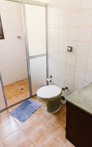 Casa à venda com 554m², 8 quartos e sem vaga Casa à venda com 554m², 8 quartos e sem vagaCasa 01 - Banheiro 01