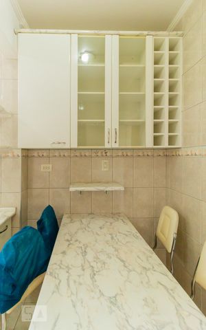 Apartamento para alugar com 100m², 2 quartos e 1 vaga Apartamento para alugar com 100m², 2 quartos e 1 vagaCozinha