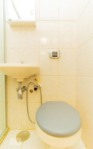 Apartamento para alugar com 100m², 2 quartos e 1 vaga Apartamento para alugar com 100m², 2 quartos e 1 vagaBanheiro
