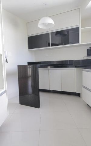 Apartamento para alugar com 112m², 2 quartos e 2 vagasCozinha