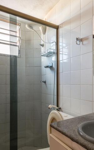 Apartamento à venda com 70m², 2 quartos e 1 vaga Apartamento à venda com 70m², 2 quartos e 1 vagaBanheiro