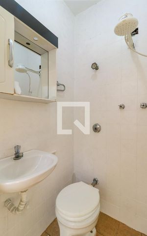 Casa à venda com 180m², 3 quartos e 2 vagasBanheiro de Serviço