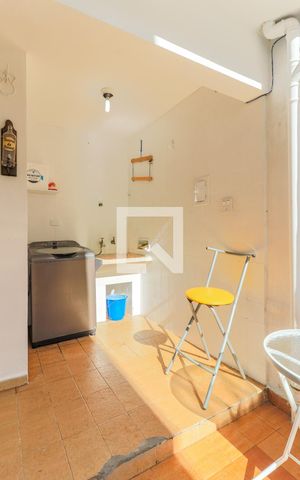 Casa à venda com 180m², 3 quartos e 2 vagasÁrea de Serviço