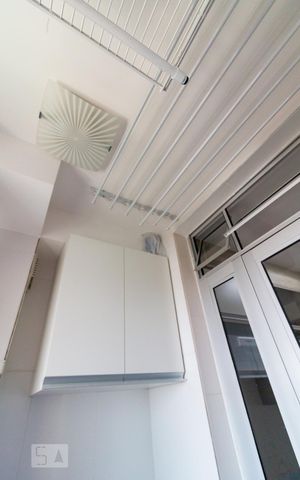 Apartamento à venda com 60m², 2 quartos e 1 vagaÁrea de serviço - armário e varal