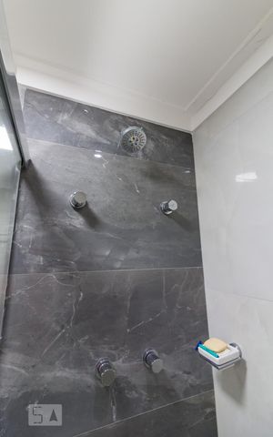 Apartamento à venda com 60m², 2 quartos e 1 vagaBanheiro - chuveiro
