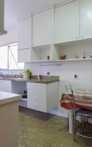 Apartamento à venda com 158m², 3 quartos e 3 vagasCozinha