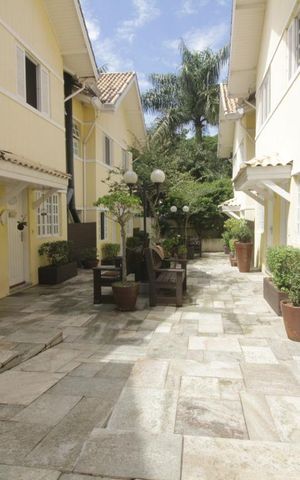 Casa de condomínio à venda com 155m², 3 quartos e 3 vagasÁrea comum