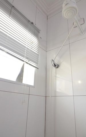 Casa de condomínio à venda com 155m², 3 quartos e 3 vagasChuveiro