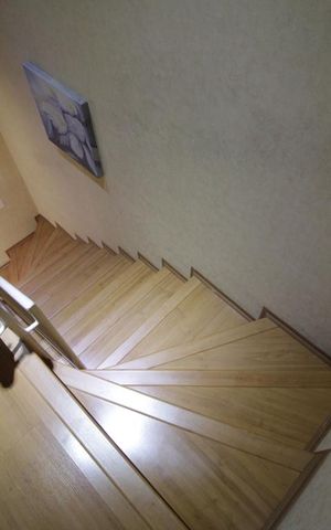 Casa de condomínio à venda com 155m², 3 quartos e 3 vagasEscadas