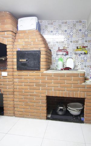 Casa de condomínio à venda com 155m², 3 quartos e 3 vagasChurrasqueira