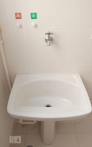 Apartamento para alugar com 55m², 2 quartos e 1 vaga Apartamento para alugar com 55m², 2 quartos e 1 vagaDetalhe da area de serviço