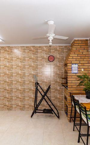 Casa à venda com 70m², 2 quartos e 2 vagas Casa à venda com 70m², 2 quartos e 2 vagasChurrasqueira