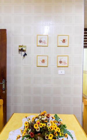 Casa à venda com 70m², 2 quartos e 2 vagas Casa à venda com 70m², 2 quartos e 2 vagasCozinha