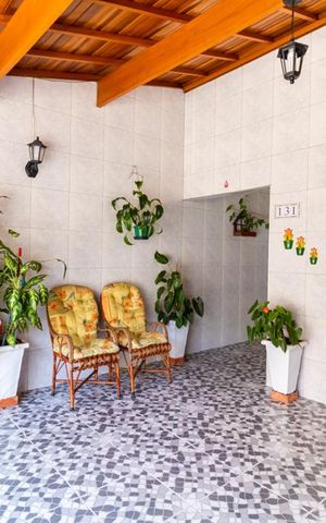 Casa à venda com 70m², 2 quartos e 2 vagas Casa à venda com 70m², 2 quartos e 2 vagasGaragem