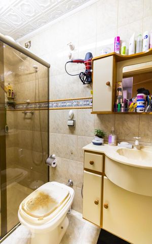 Casa à venda com 70m², 2 quartos e 2 vagas Casa à venda com 70m², 2 quartos e 2 vagasBanheiro da Suíte