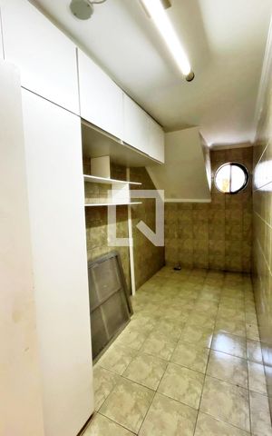 Casa à venda com 181m², 3 quartos e 4 vagas Casa à venda com 181m², 3 quartos e 4 vagasDepósito